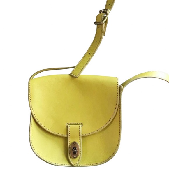 Fossil Handbags - Flash sale! Fossil 🗝 Leather Mini Crossbody
